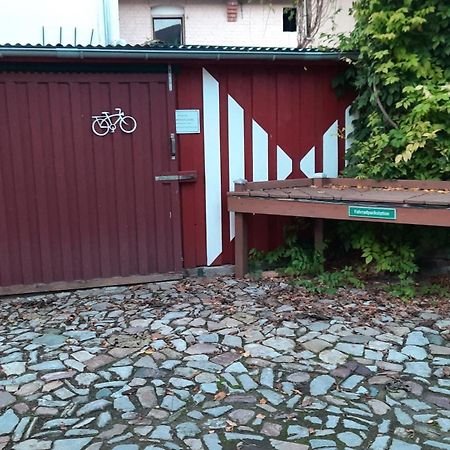 Hotel Garni & Oma'S Heuhotel 'Pension Zur Galerie' Barby Екстериор снимка