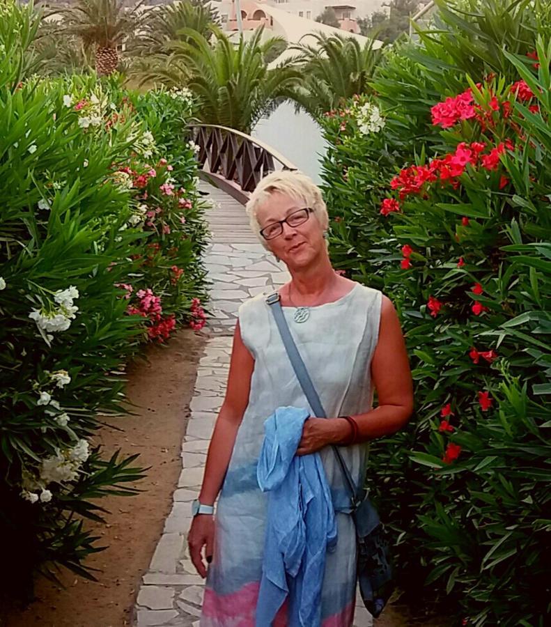 Hotel Garni & Oma'S Heuhotel 'Pension Zur Galerie' Barby Екстериор снимка