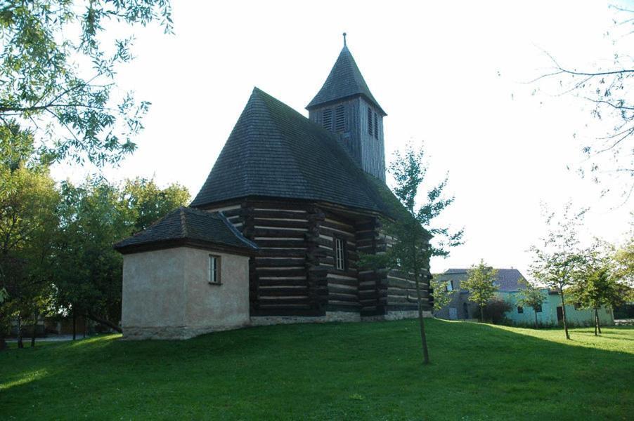 Hotel Garni & Oma'S Heuhotel 'Pension Zur Galerie' Barby Екстериор снимка