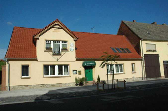 Hotel Garni & Oma'S Heuhotel 'Pension Zur Galerie' Barby Екстериор снимка